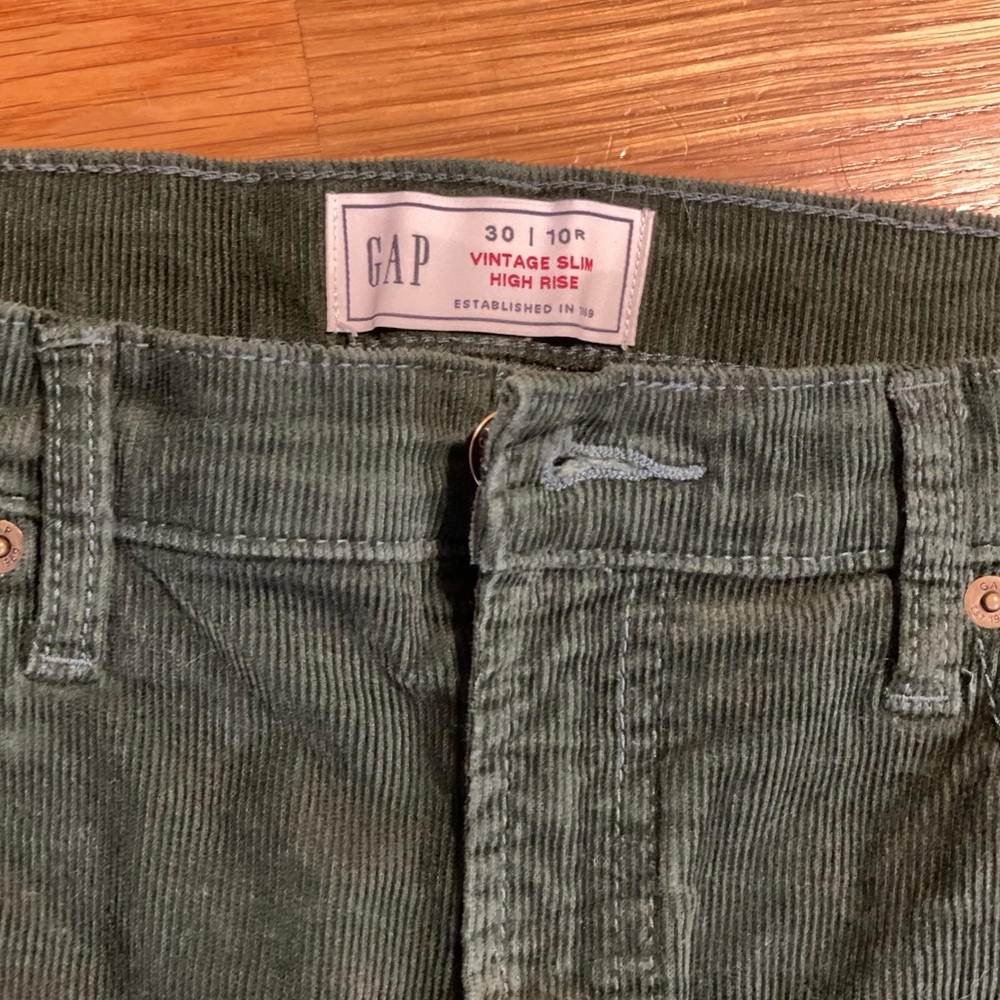 Gap High Rise Corduroy Vintage Slim Jeans with Washwell in Emerald Green - Picture 4 of 6